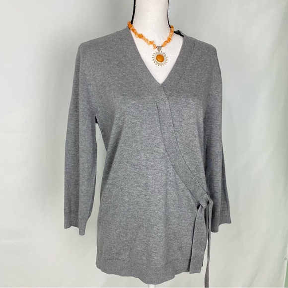 Lands' End Long Sleeve V-Shaped Neckline Pull-Over Sweater Size M Color: Gray - Picture 3 of 11